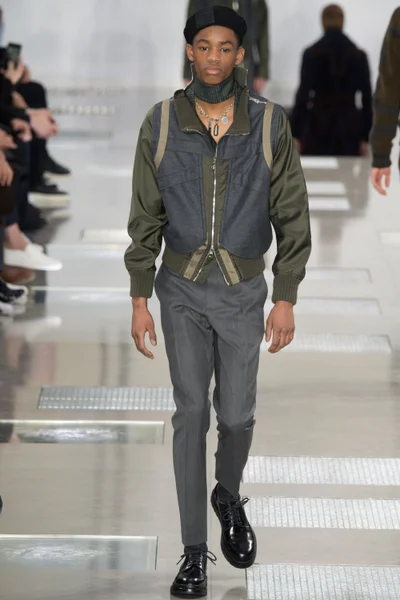 Look 18
